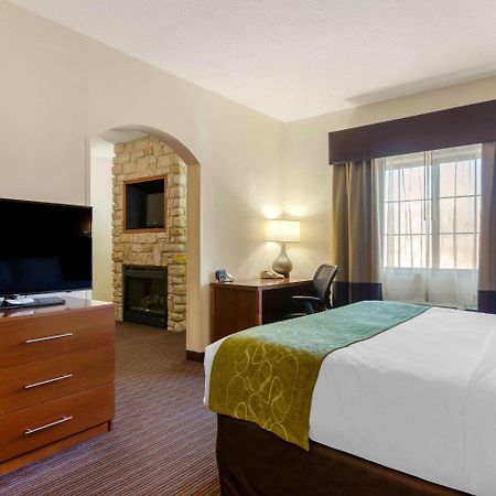 Comfort Suites Stevensville - St Joseph Экстерьер фото