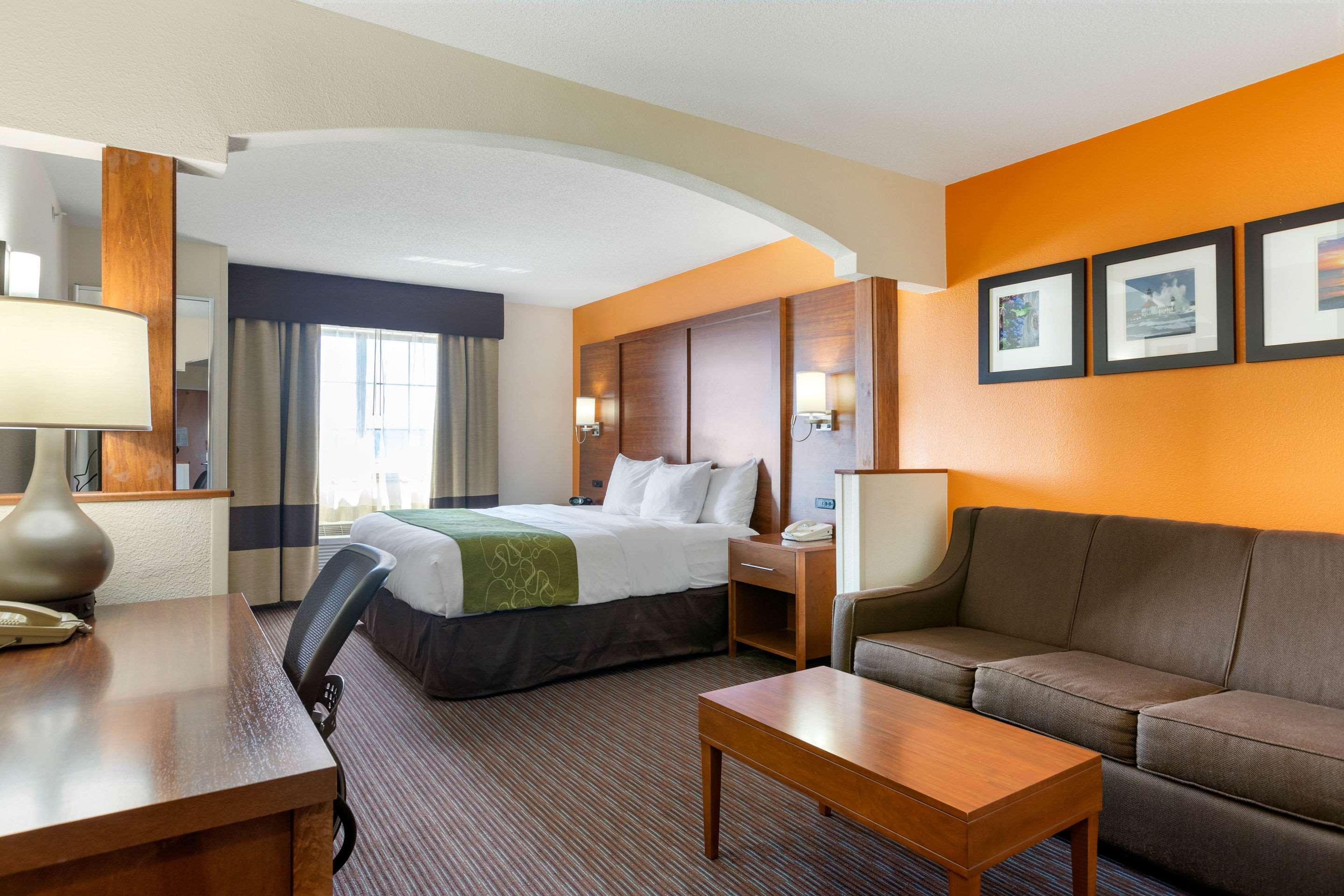 Comfort Suites Stevensville - St Joseph Экстерьер фото