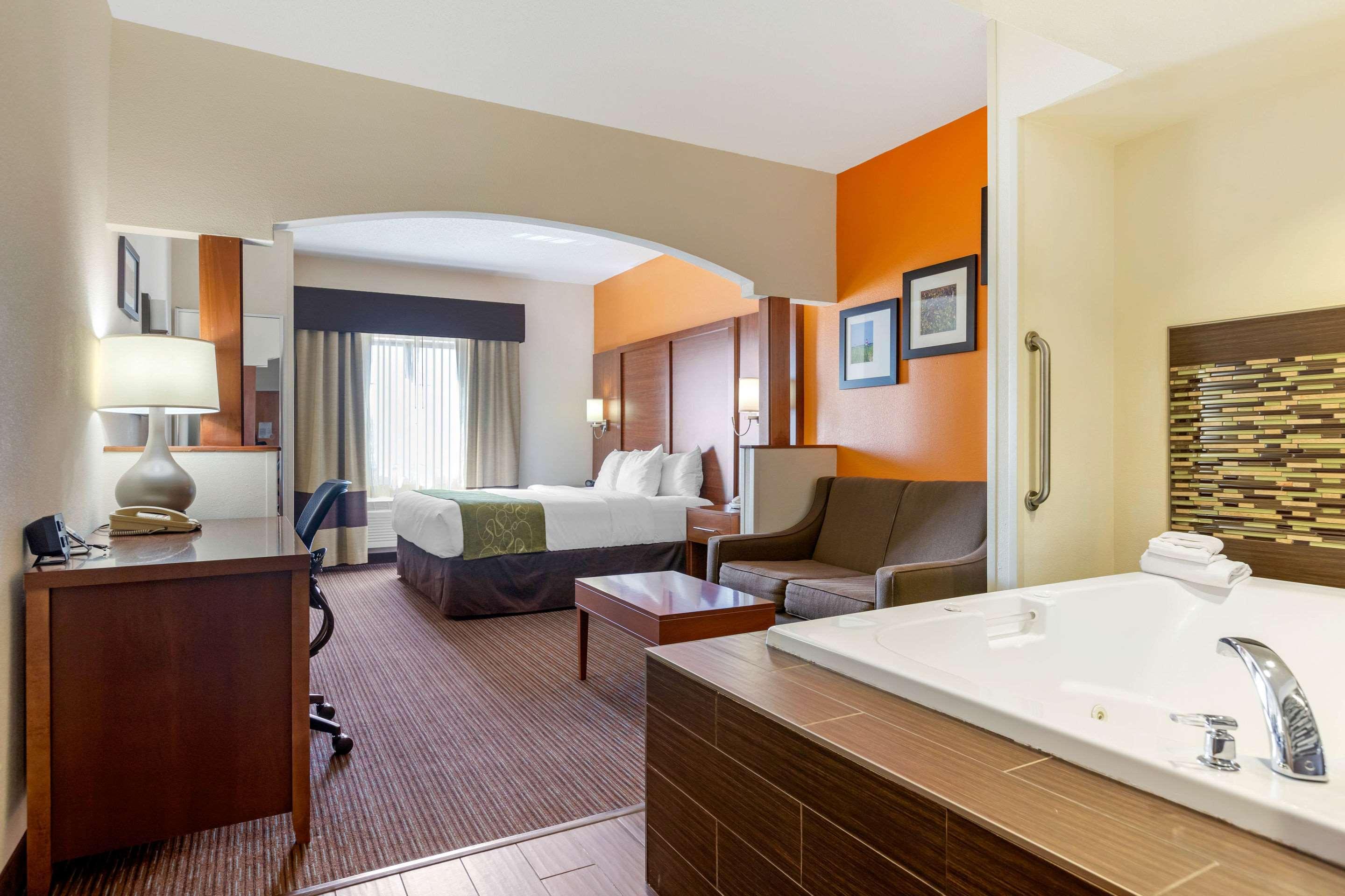 Comfort Suites Stevensville - St Joseph Экстерьер фото