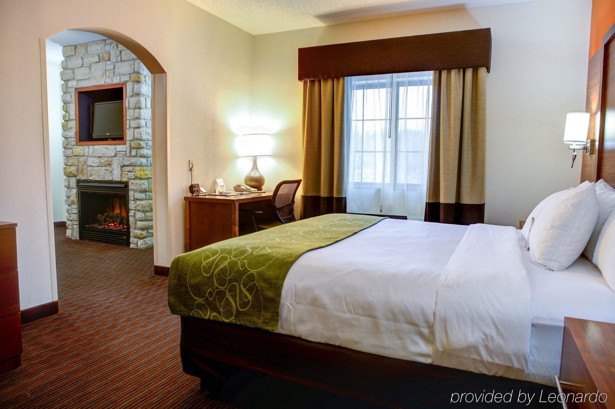 Comfort Suites Stevensville - St Joseph Экстерьер фото